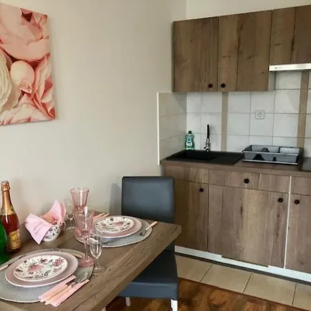 Apartments-rooms Vogrinec ゲストハウス プトゥイ