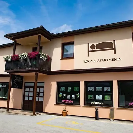 Konukevi Apartments-rooms Vogrinec 3*